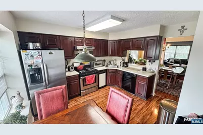 1051 Ash Drive, Mahwah, NJ 07430 - Photo 5