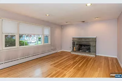 51 Chestnut Drive, Wayne, NJ 07470 - Photo 11