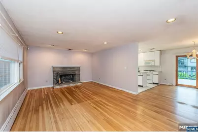 51 Chestnut Drive, Wayne, NJ 07470 - Photo 9