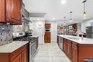 130 Renner Ave, Newark, NJ 07112 - Photo 7