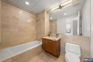 4 Beacon Way 1410, Jersey City, NJ 07304 - Photo 15