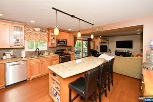 65 Clover Ct, New Milford, NJ 07646 - Photo 5