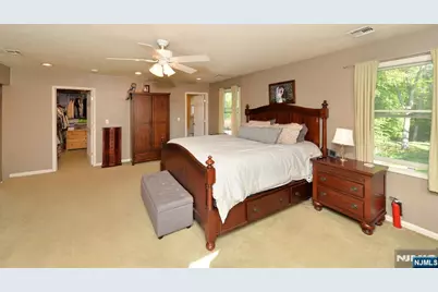 65 Clover Court, New Milford, NJ 07646 - Photo 13