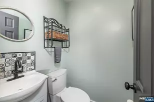 8 E Gate Dr, Vernon, NJ 07418 - Photo 15