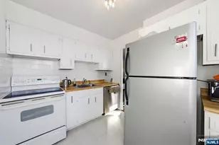 90 Prospect Ave 8C, Hackensack, NJ 07601 - Photo 9
