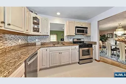 252 Valley Road, River Edge, NJ 07661 - Photo 9