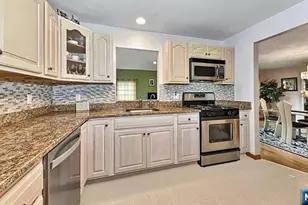 252 Valley Rd, River Edge, NJ 07661 - Photo 9