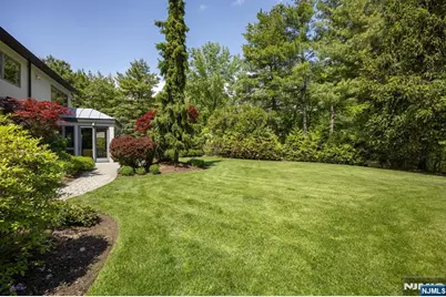 4 Hunter Ridge, Woodcliff Lake, NJ 07677 - Photo 3