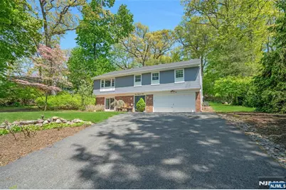 109 Malcolm Road, Mahwah, NJ 07430 - Photo 3