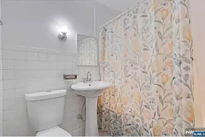 253 Midland Avenue, East Orange, NJ 07017 - Photo 15