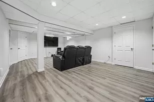 6 Diane Ct, Wayne, NJ 07470 - Photo 35