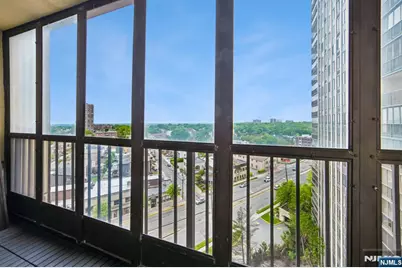 300 Winston Drive 923 #923, Cliffside Park, NJ 07010 - Photo 21