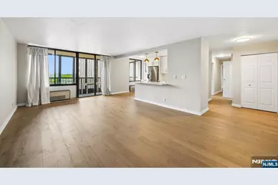 300 Winston Drive 923 #923, Cliffside Park, NJ 07010 - Photo 3