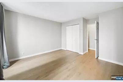 300 Winston Drive 923 #923, Cliffside Park, NJ 07010 - Photo 9