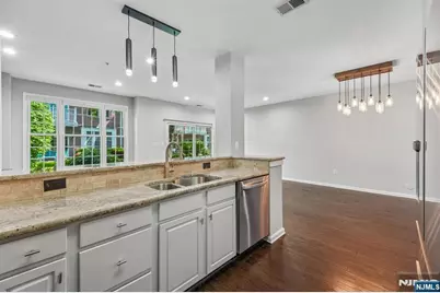 102 Abbie Court, West New York, NJ 07093 - Photo 9