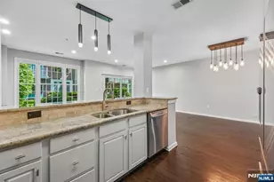 102 Abbie Ct, West New York, NJ 07093 - Photo 9