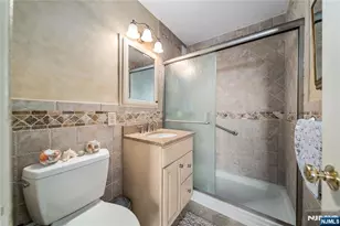 2200 N Central Road 6H, Fort Lee, NJ 07024 - Photo 17