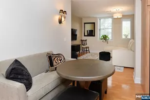 5303 Rio Vista Dr, Mahwah, NJ 07430 - Photo 3