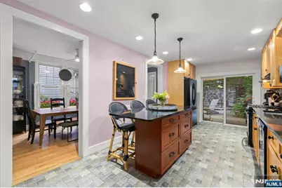 370 Undercliff Avenue, Edgewater, NJ 07020 - Photo 13