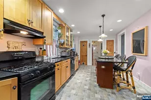 370 Undercliff Ave, Edgewater, NJ 07020 - Photo 17