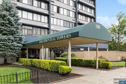 180 Lafayette Ave 4G #4G, Passaic, NJ 07055 - Photo 3