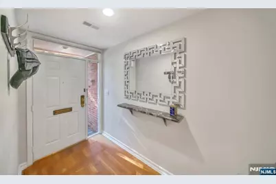 55 Victoria Place, Fort Lee, NJ 07024 - Photo 3