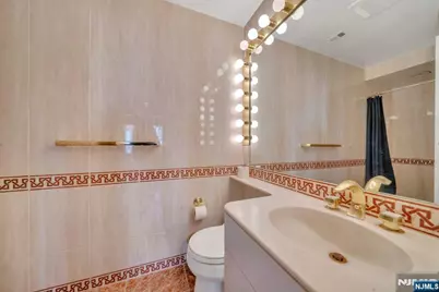 55 Victoria Place, Fort Lee, NJ 07024 - Photo 33