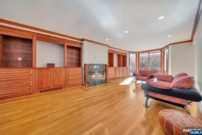 55 Victoria Place, Fort Lee, NJ 07024 - Photo 5