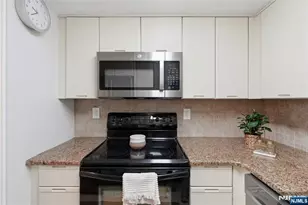 38 Moonachie Road 101, Hackensack, NJ 07601 - Photo 11