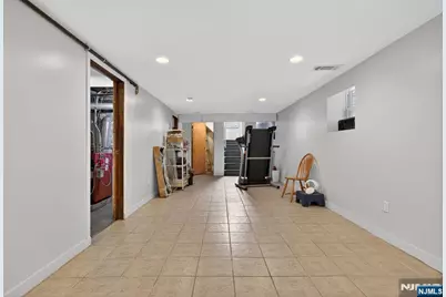 176 Boyd Avenue, Jersey City, NJ 07304 - Photo 35