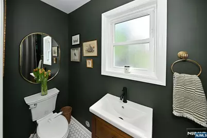 401 Chestnut Street, Nutley, NJ 07110 - Photo 15