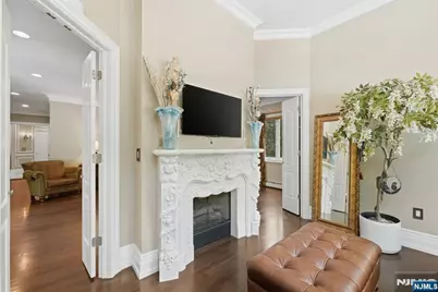 27 Mountainwood Court, Totowa, NJ 07512 - Photo 21
