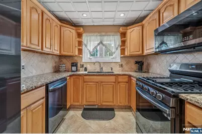 70 Franklin Street, Little Ferry, NJ 07643 - Photo 5