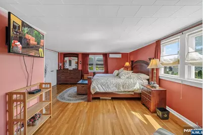 70 Franklin Street, Little Ferry, NJ 07643 - Photo 17