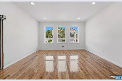 68 Sherman Avenue, Newark, NJ 07114 - Photo 5