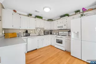110 Warbler Dr, Wayne, NJ 07470 - Photo 15