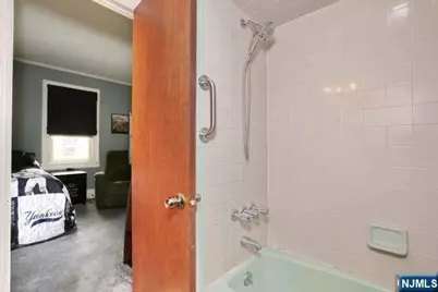 35 Demarest Avenue, Bergenfield, NJ 07621 - Photo 15