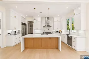 3 Mountain View Ct, Demarest, NJ 07627 - Photo 11
