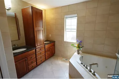 10 Queens Lane, Wayne, NJ 07470 - Photo 15