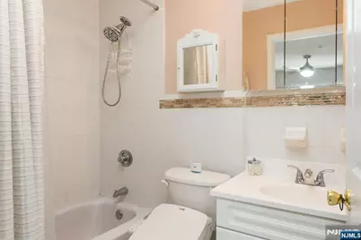547 Gorge Road 4B #4B, Cliffside Park, NJ 07010 - Photo 21
