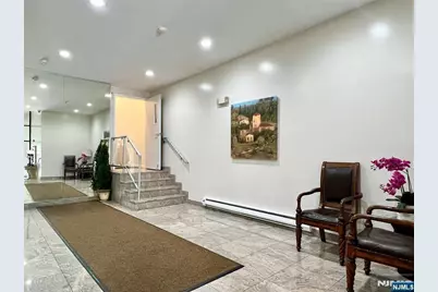 547 Gorge Road 4B #4B, Cliffside Park, NJ 07010 - Photo 5