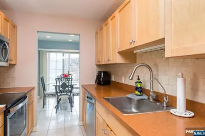 547 Gorge Road 4B #4B, Cliffside Park, NJ 07010 - Photo 15