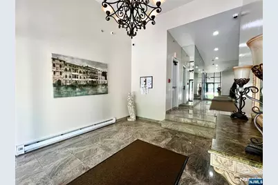 547 Gorge Road 4B #4B, Cliffside Park, NJ 07010 - Photo 3