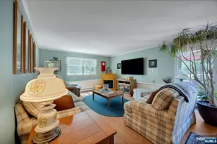 32 Tuscarora Dr, Oakland, NJ 07436 - Photo 31