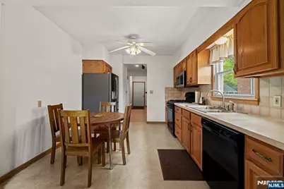 152 High Street, Nutley, NJ 07110 - Photo 11