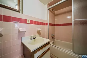 304 Gilbert Ave, Elmwood Park, NJ 07407 - Photo 21