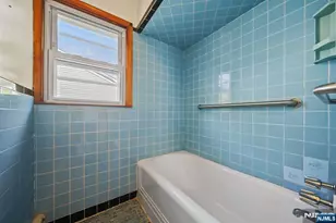 304 Gilbert Ave, Elmwood Park, NJ 07407 - Photo 7
