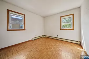304 Gilbert Ave, Elmwood Park, NJ 07407 - Photo 15