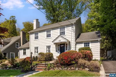 582 Highland Avenue, Montclair, NJ 07043 - Photo 3
