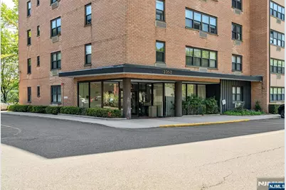 2352 Linwood Avenue 6C #6C, Fort Lee, NJ 07024 - Photo 3